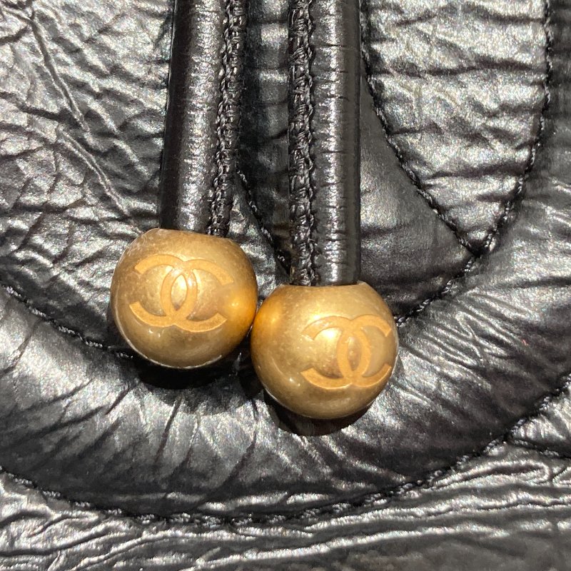 CHANEL 香奈兒 COCO LOGO 雙C 水桶包包 小牛皮 黑色 金釦-14