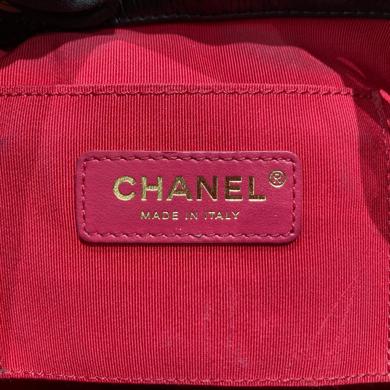 CHANEL 香奈兒 COCO LOGO 雙C 水桶包包 小牛皮 黑色 金釦-17