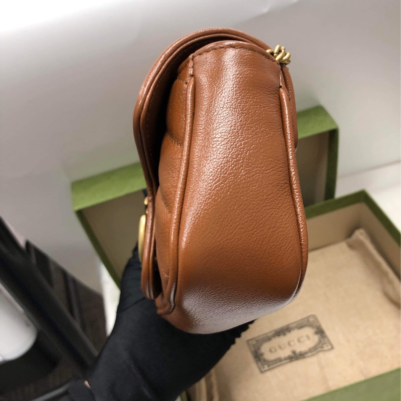 Gucci Marmont迷你咖金全皮鏈條包-1