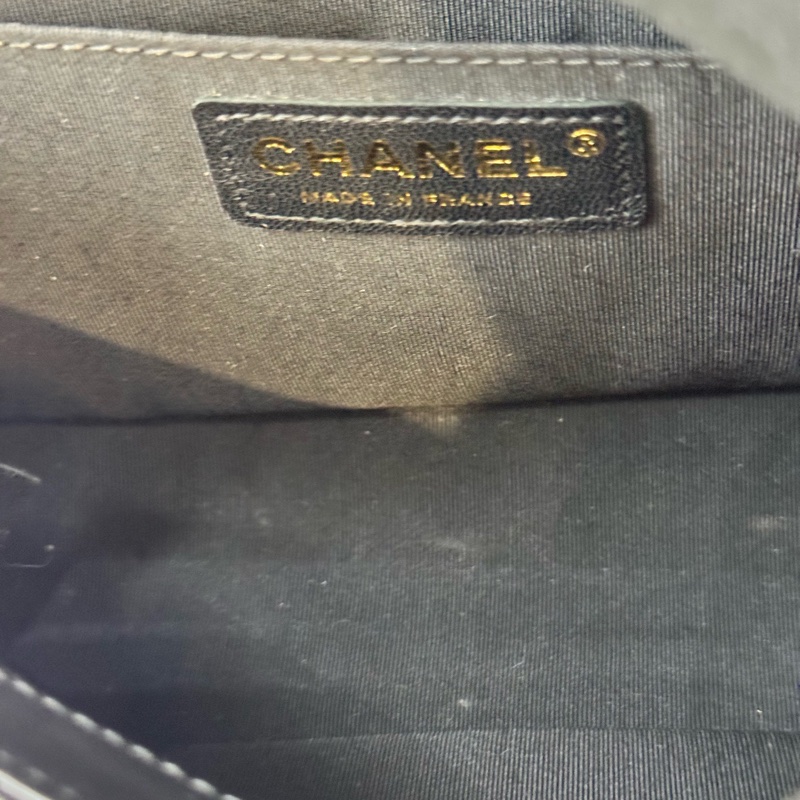 香奈兒/Chanel LEBOY 黑金配色V紋編織款 有卡 28開-6