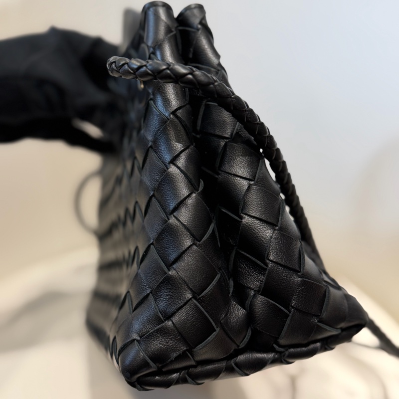 BV 黑色編織包East-West Andiamo-7