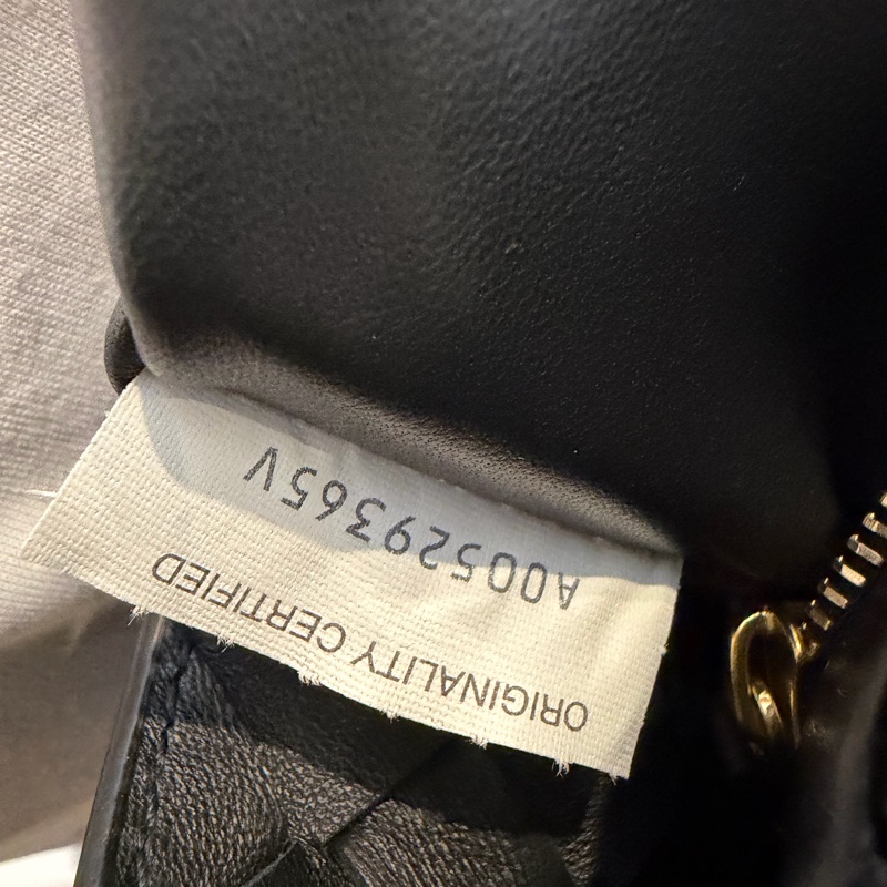 BV 黑色編織包East-West Andiamo-17