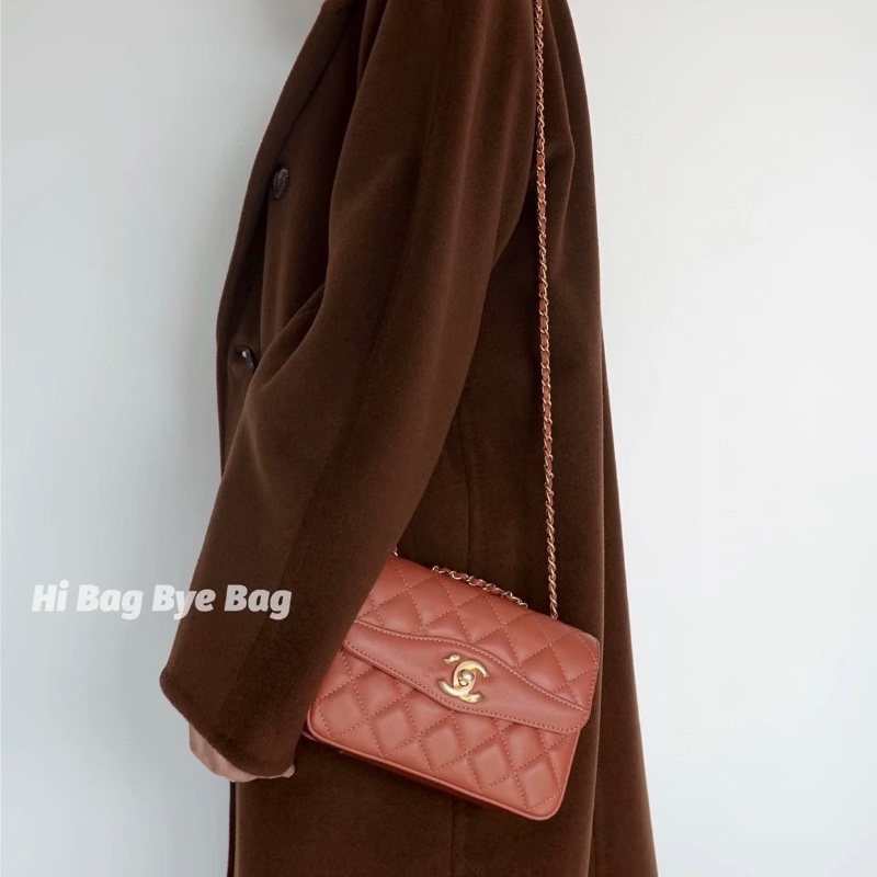 CHANEL季節款古巴橘金扣肩背斜背包mini風琴包18*12*6 98新配件塵袋購證-0