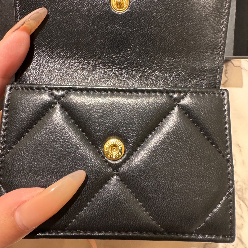 Chanel19 三層短夾 -黑金-7