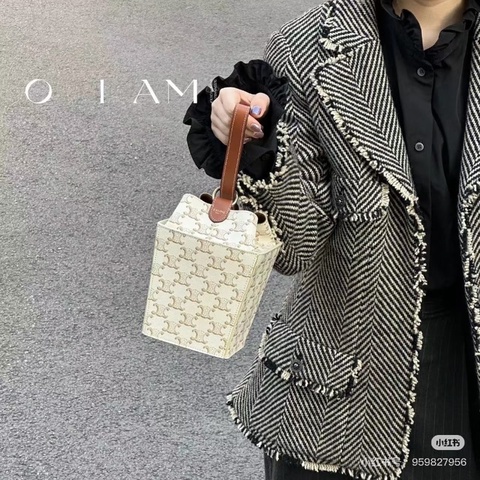 CELINE 秀款白色凱旋門老花 StrapBox小方盒子包11*14*11 98新配件塵袋