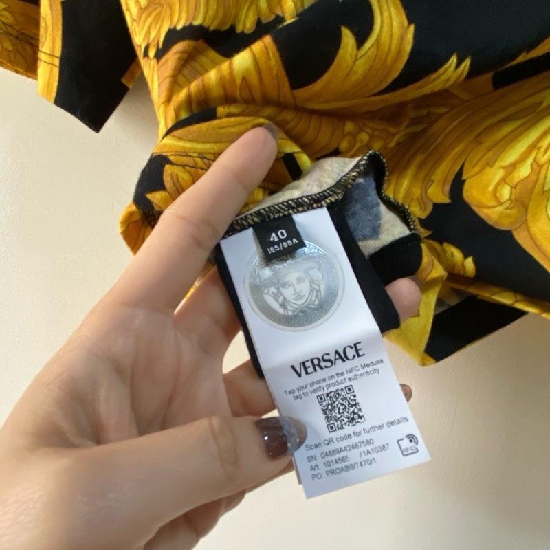 凡賽思Versace 美杜莎短版上衣-9