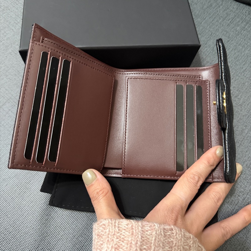 Chanel 經典款荔枝皮金釦三折短夾 全新-2