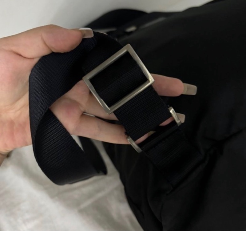 Prada中古黑色雙肩包 尺寸30*16*38-3