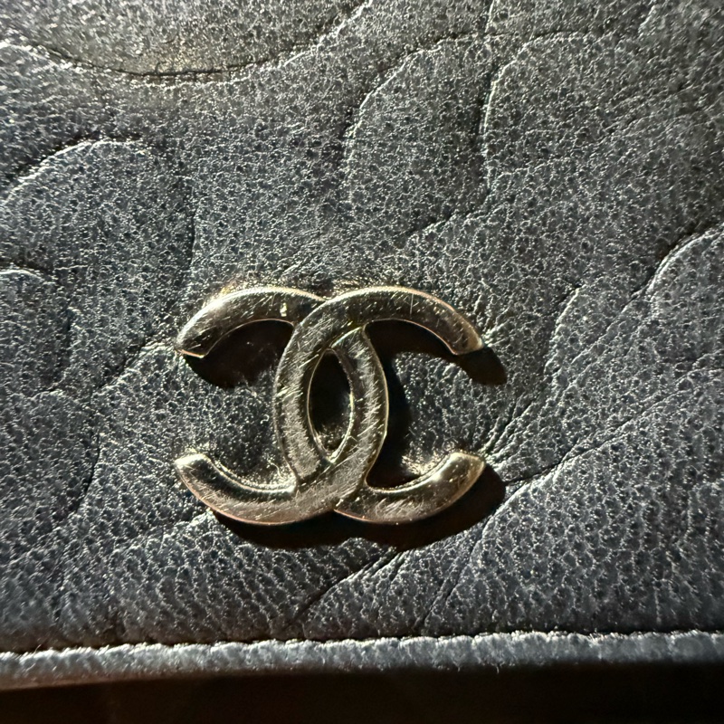 CHANEL山茶花壓紋短夾-2