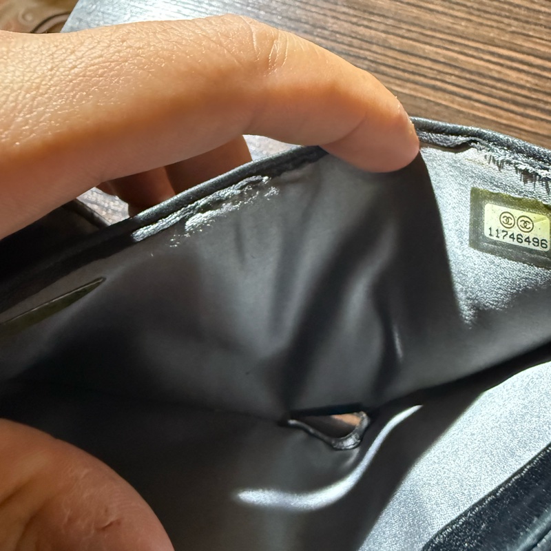 CHANEL山茶花壓紋短夾-17