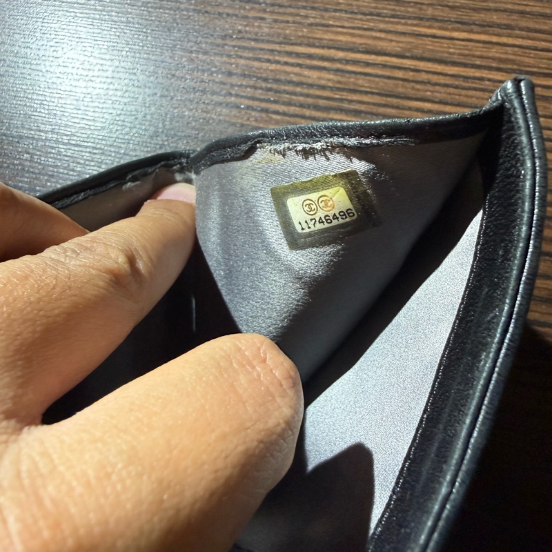 CHANEL山茶花壓紋短夾-24