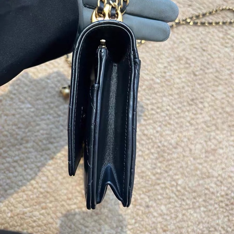 Chanel雙金珠woc-2