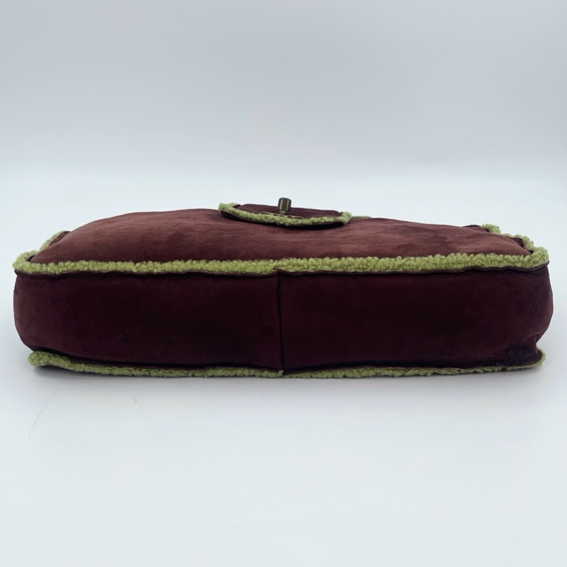 「JL精品代購」香奈兒巧克力麂皮拼抹茶羊羔毛銀扣手提腋下小方包-6