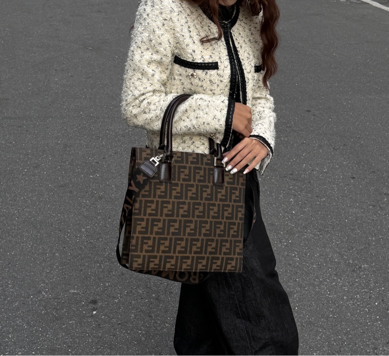 【極新🎁】 FENDI 經典老花 風琴托特包 肩背包(專櫃113,200)-8