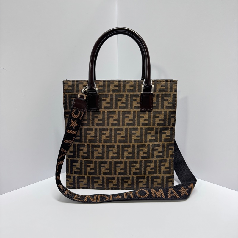 【極新🎁】 FENDI 經典老花 風琴托特包 肩背包(專櫃113,200)-9