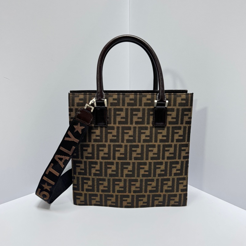 【極新🎁】 FENDI 經典老花 風琴托特包 肩背包(專櫃113,200)-10