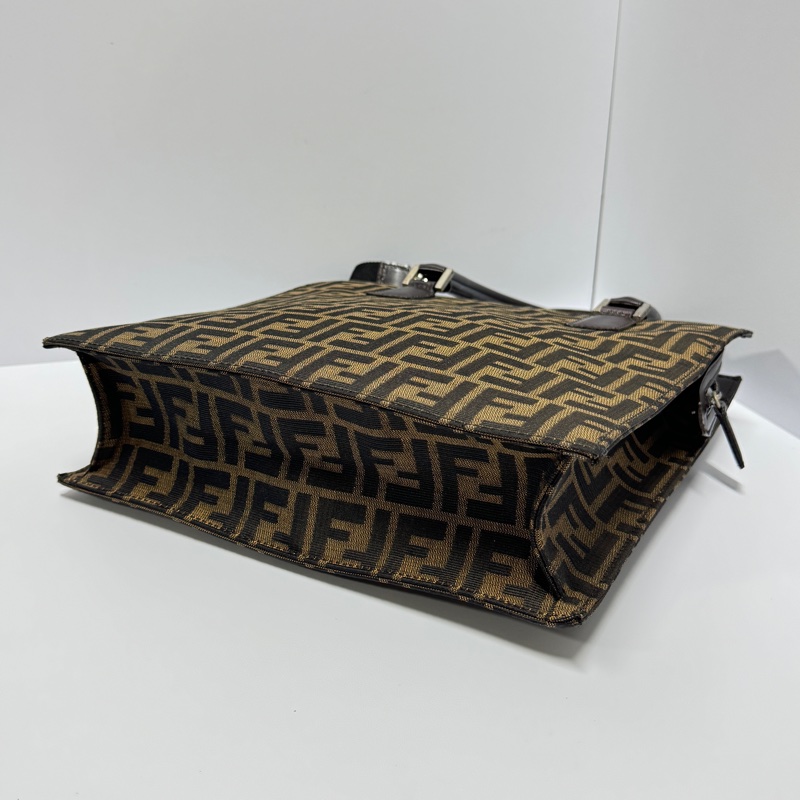 【極新🎁】 FENDI 經典老花 風琴托特包 肩背包(專櫃113,200)-14