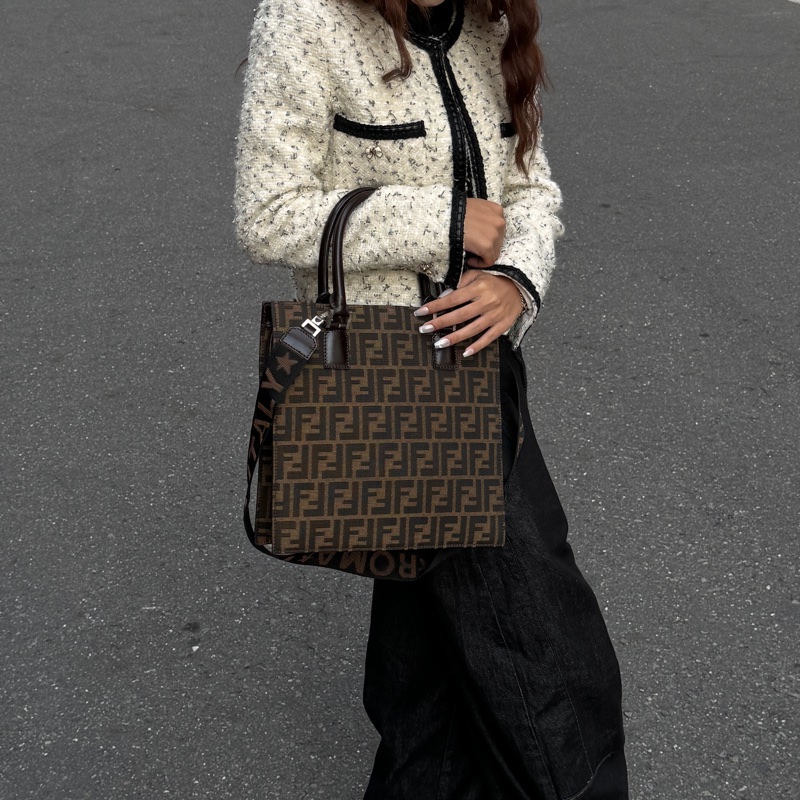 【極新🎁】 FENDI 經典老花 風琴托特包 肩背包(專櫃113,200)-25