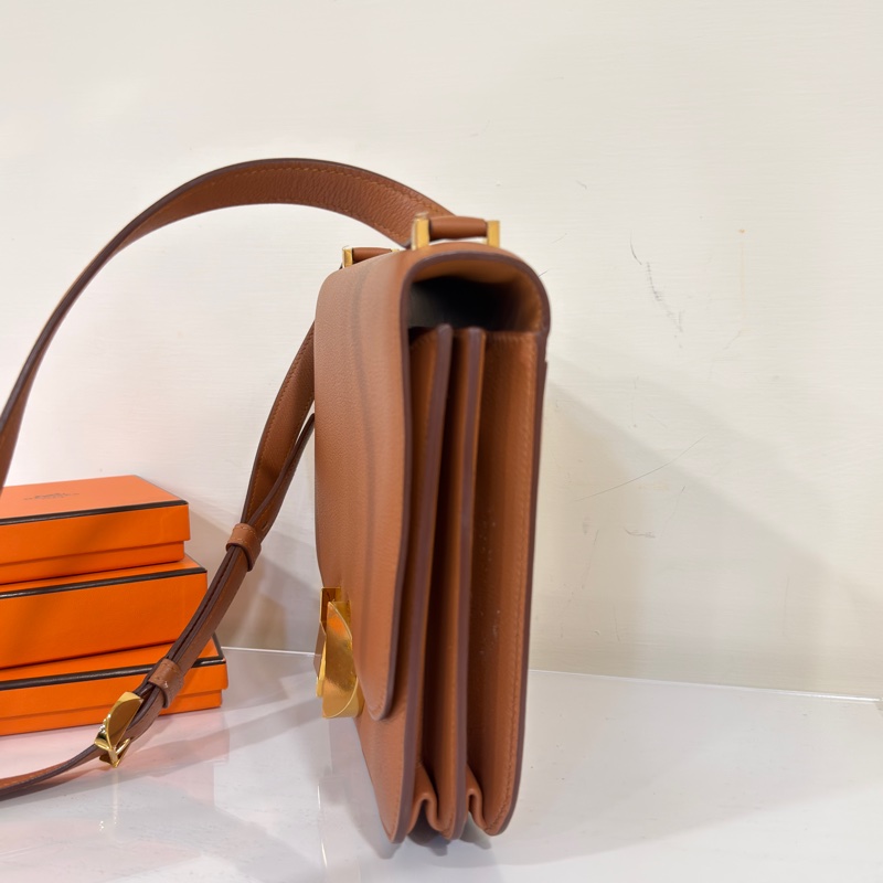 #僅一顆🉐驚爆價💰 #康康平替 愛馬仕2002-20金棕金ec皮 郵差包-8