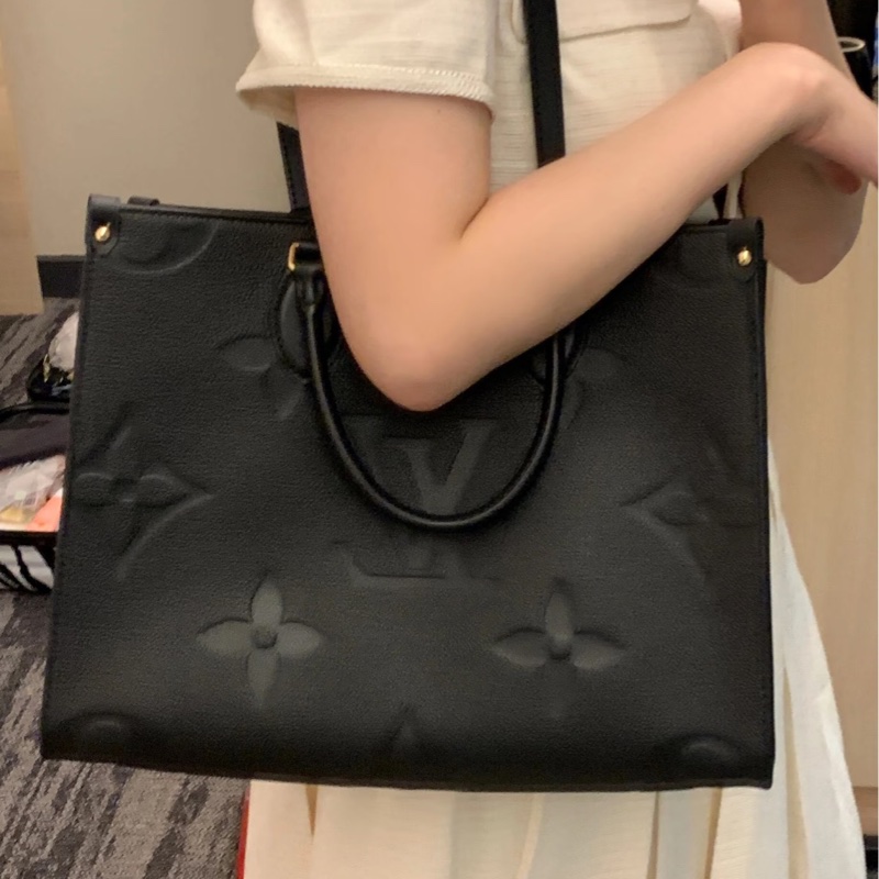 實用主義看過來😍99新🆕Lv路易威登黑色全皮on the go中號托特包手提包肩背包-3