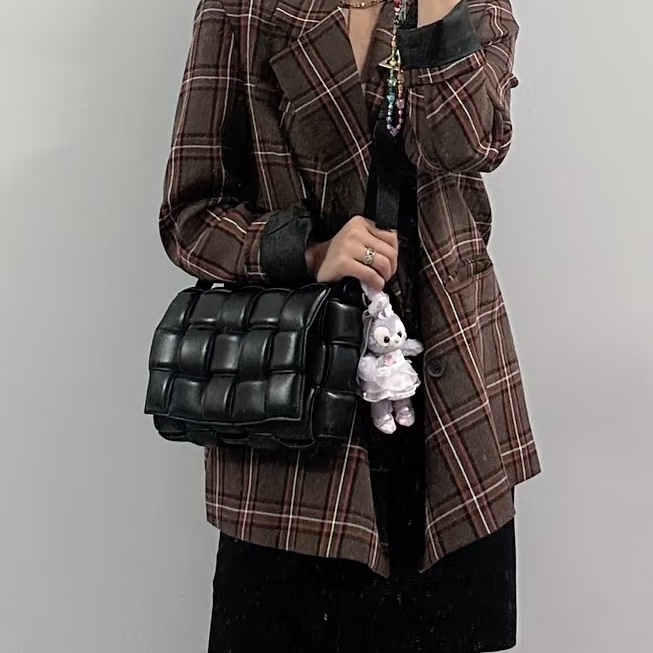 百搭通用款😍99新🆕Bv葆蝶家黑色銀扣Cassette編織枕頭包單肩斜挎包-7