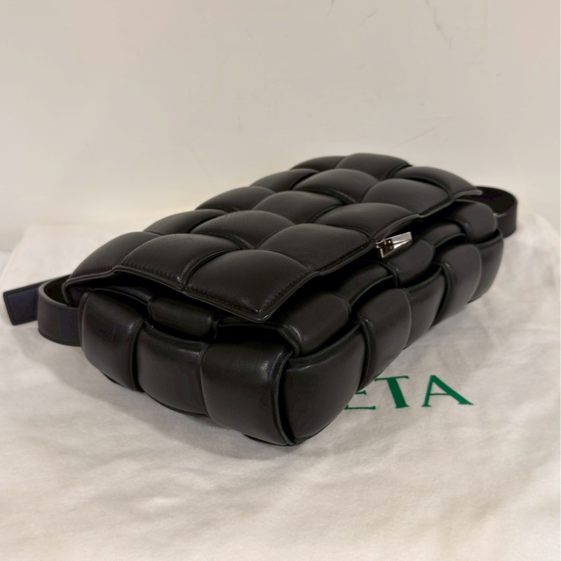 百搭通用款😍99新🆕Bv葆蝶家黑色銀扣Cassette編織枕頭包單肩斜挎包-16