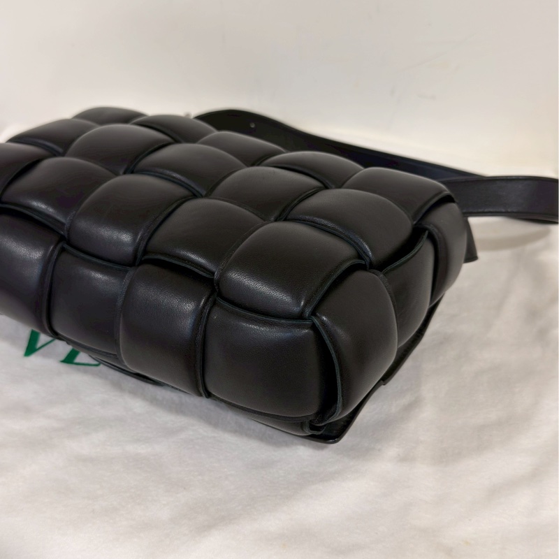 百搭通用款😍99新🆕Bv葆蝶家黑色銀扣Cassette編織枕頭包單肩斜挎包-17