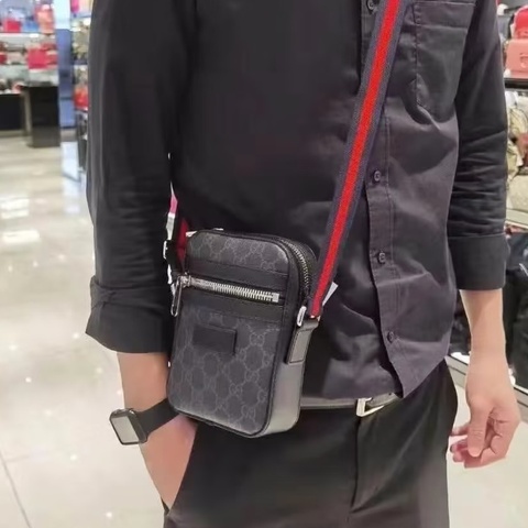 殺瘋超低價😎帥度💯Gucci古馳黑色老花相機包手機包單肩斜挎包📷