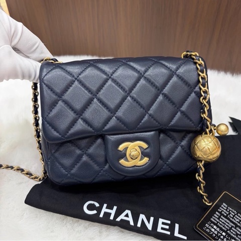 【99新 ✨ 全網最低價！】Chanel香奈兒 深藍色 金球 羊皮 斜挎包 鏈條包 現貨好價（下單前先詢問庫存❗️）