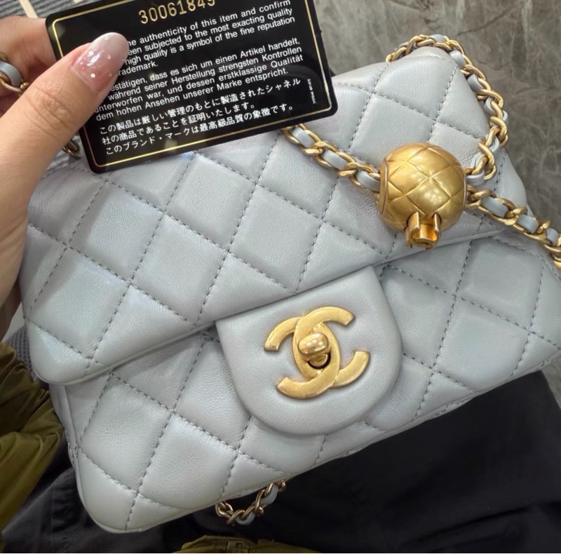 【98新 ✨ 全網最低價！】Chanel香奈兒 灰色 金球 羊皮 斜挎包 鏈條包 現貨好價（下單前先詢問庫存❗️）-0