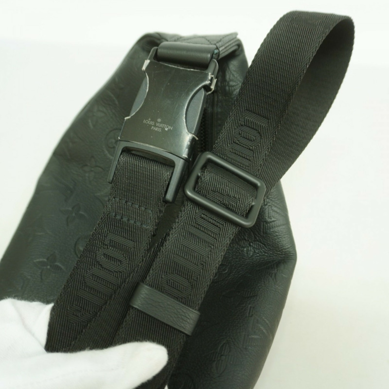 路易威登 Monogram Shadow Discovery 腰包 M44388 黑色 男士 P2432772-7