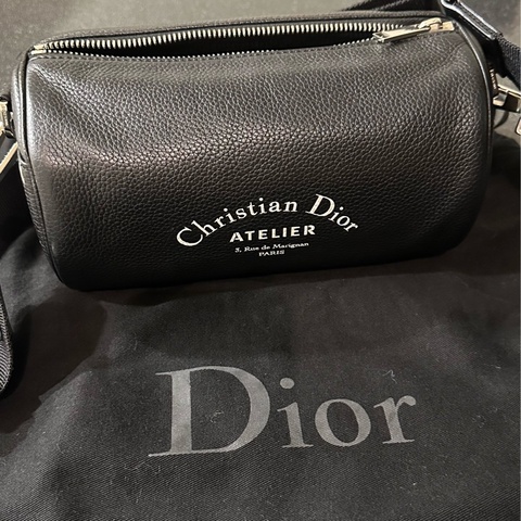 Dior圓筒包經典黑斜背包