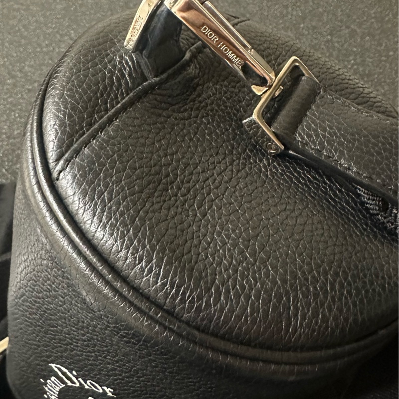Dior圓筒包經典黑斜背包-4