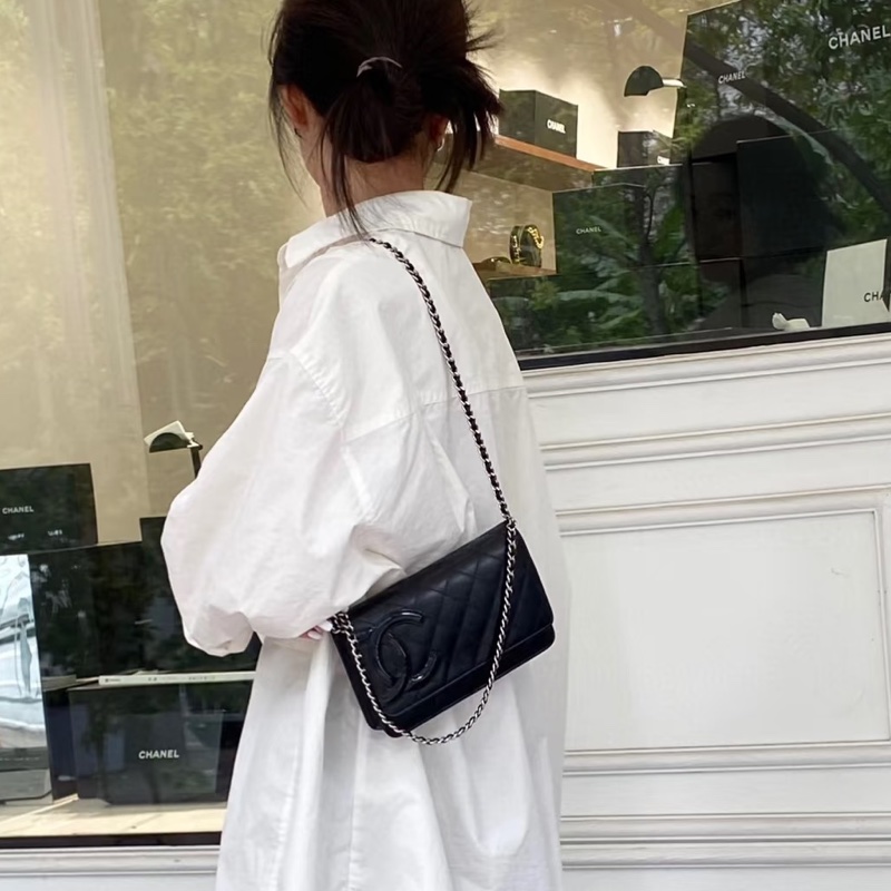 Chanel 香奈兒 康朋大C Cambon WOC 黑銀小牛皮鏈包 A46645-8