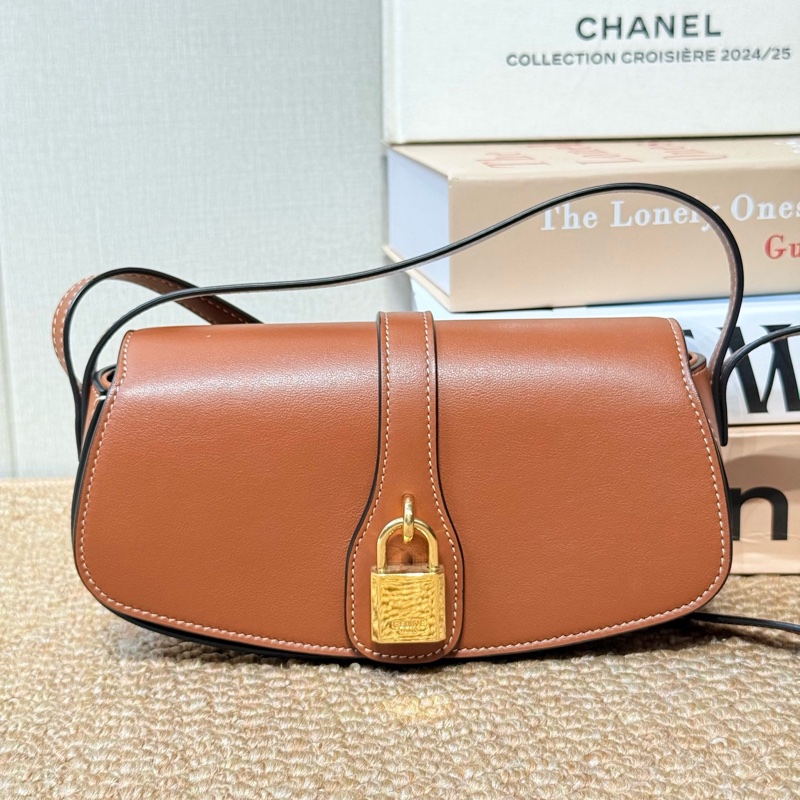 99新 Celine 賽琳 Tabou系列 金鎖包-9