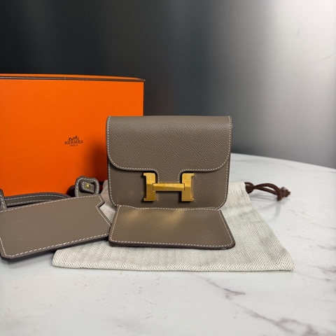 Hermes愛馬仕 W刻康康Slim大象灰 e皮金扣搭配肩帶可單肩斜挎，尺寸12×10cm