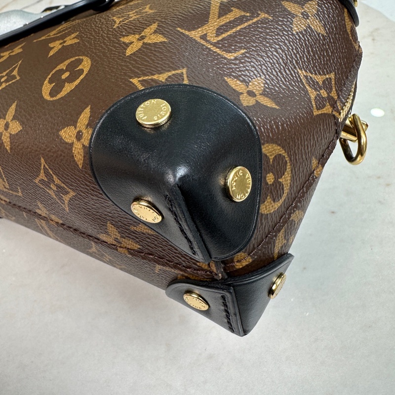 LV盒子包 98新LV路易威登PETITE MALLE SOUPLE系列黑色牛皮軟盒子-5