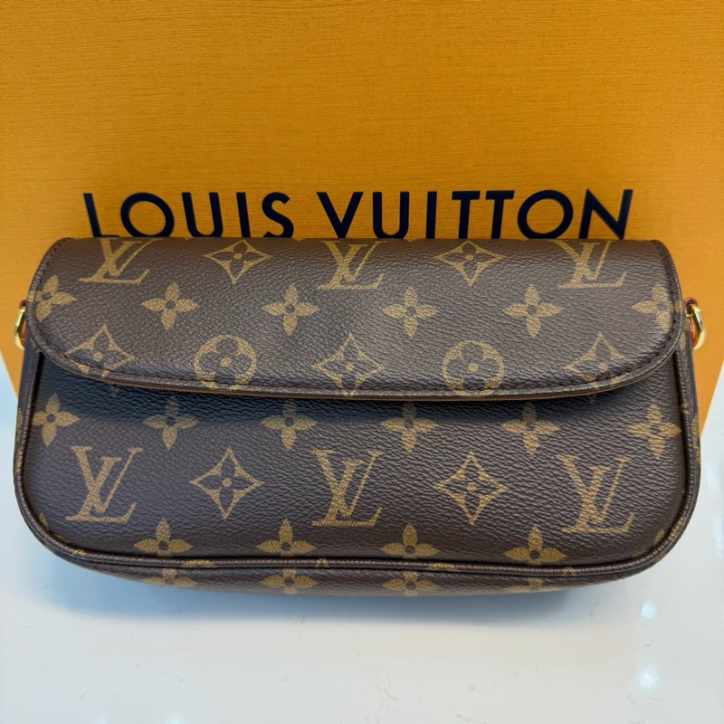 99新LOUIS VUITTONLouisVuitton路易威登 經典棕色老花腋下單肩包 芯片款 尺寸:23.5 x 1-0