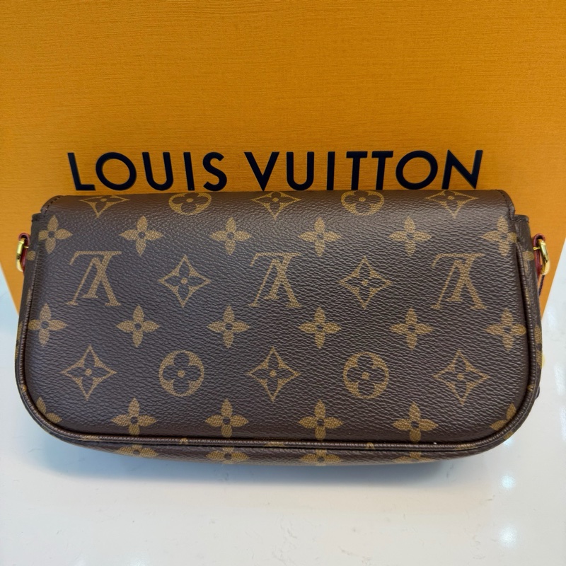 99新LOUIS VUITTONLouisVuitton路易威登 經典棕色老花腋下單肩包 芯片款 尺寸:23.5 x 1-1