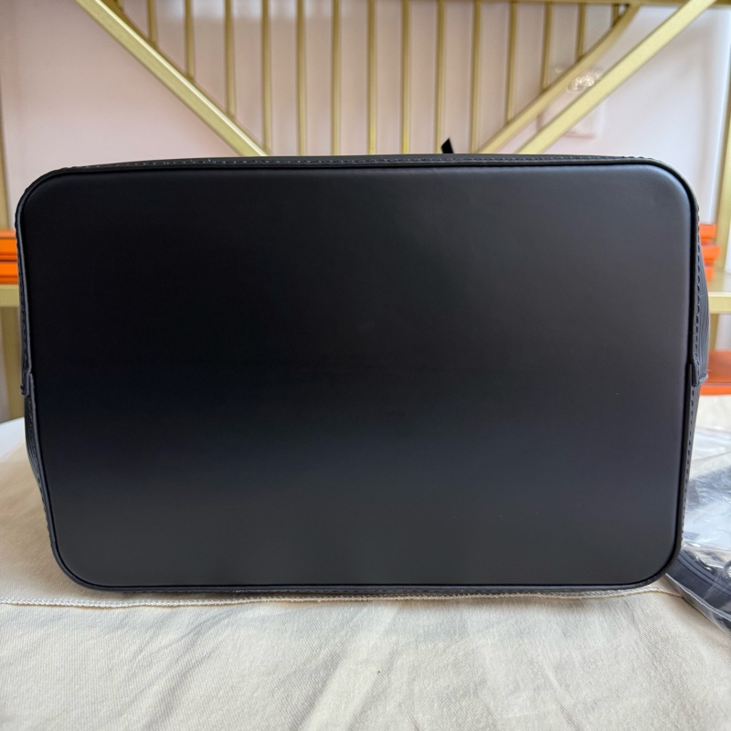 99新LV路易威登NEONOE 水桶包,帶手提,底長:25,芯片款,附件:塵袋、肩帶-2