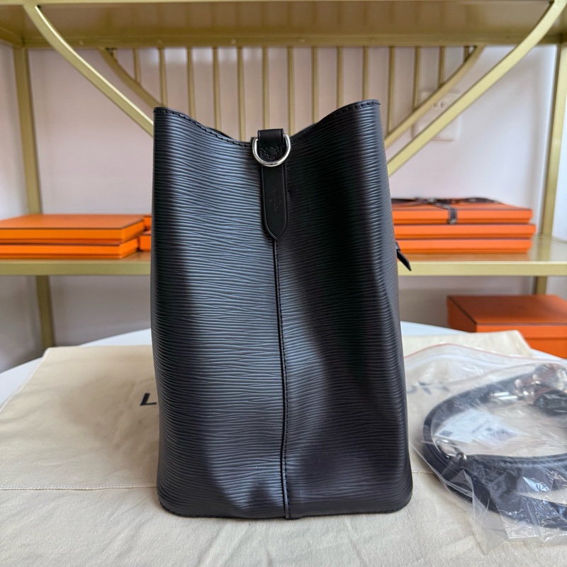 99新LV路易威登NEONOE 水桶包,帶手提,底長:25,芯片款,附件:塵袋、肩帶-7