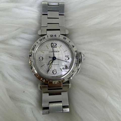 這款手錶是Cartier Pasha 系列的自動機械錶。