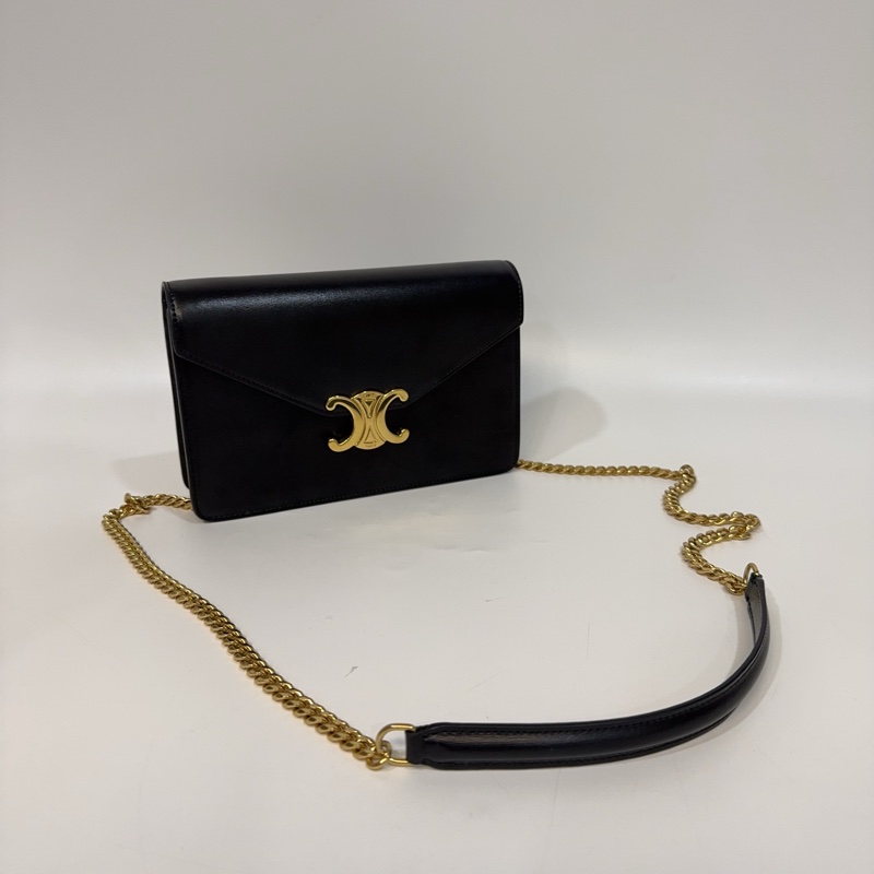 CELINE黑金牛皮凱旋MARGO下蓋信封側背包-3