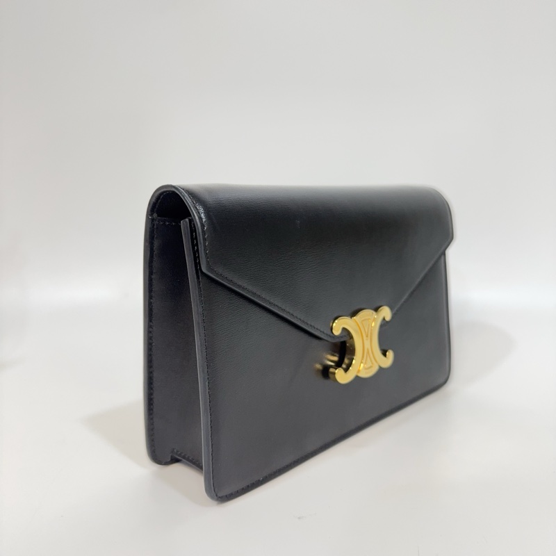 CELINE黑金牛皮凱旋MARGO下蓋信封側背包-6