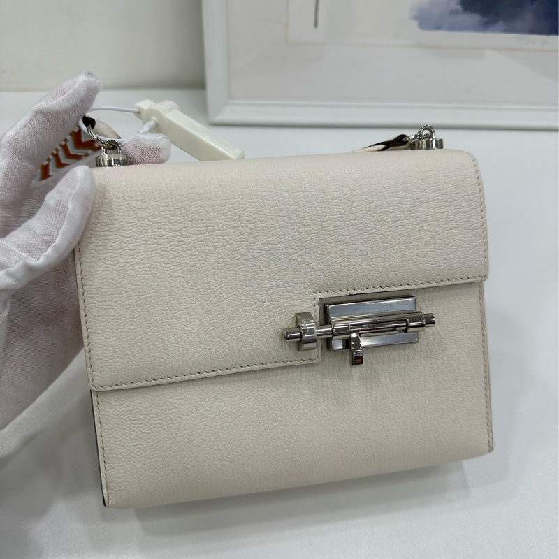 Hermes愛馬仕 verrou17手槍插銷包 Y刻 奶油白 山羊皮 銀扣 尺寸 17*14*4.5-5