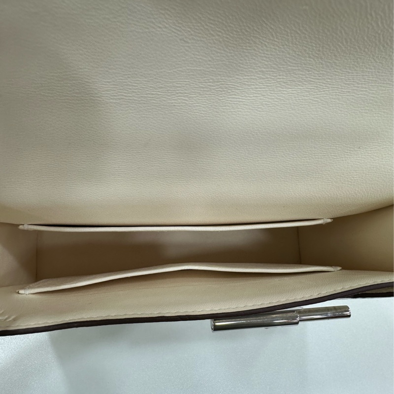 Hermes愛馬仕 verrou17手槍插銷包 Y刻 奶油白 山羊皮 銀扣 尺寸 17*14*4.5-7