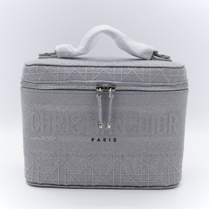 （未使用閒置品♥️）Dior 迪奧 DiorTravel Vanity Case 灰色 刺繡帆布 老花 化妝包 野餐包 手提包-1
