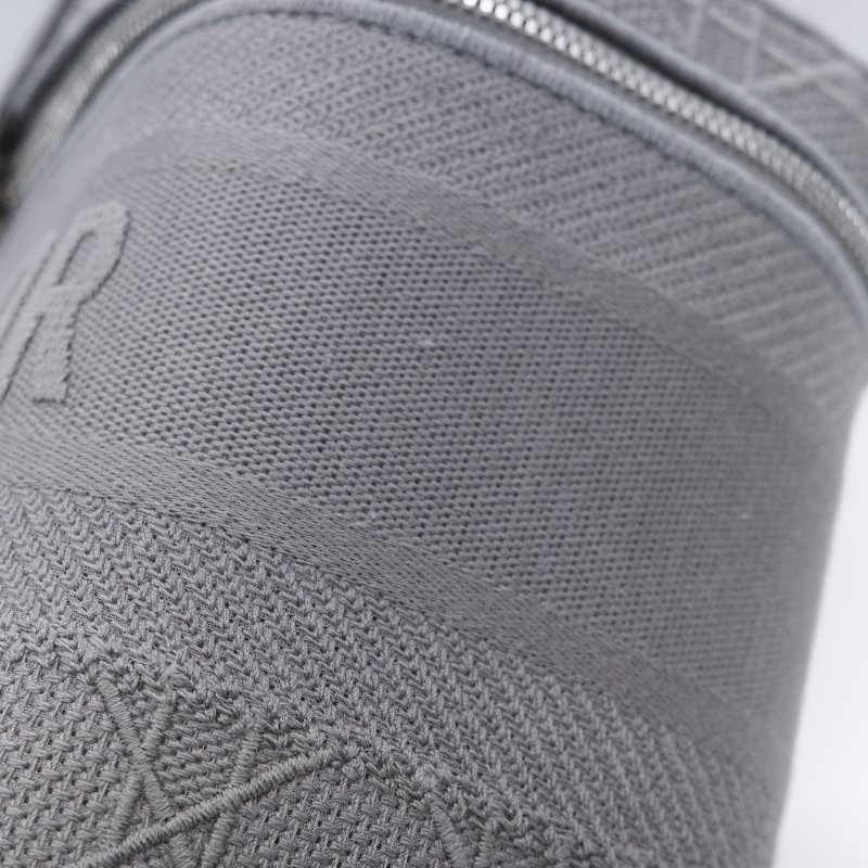 （未使用閒置品♥️）Dior 迪奧 DiorTravel Vanity Case 灰色 刺繡帆布 老花 化妝包 野餐包 手提包-16