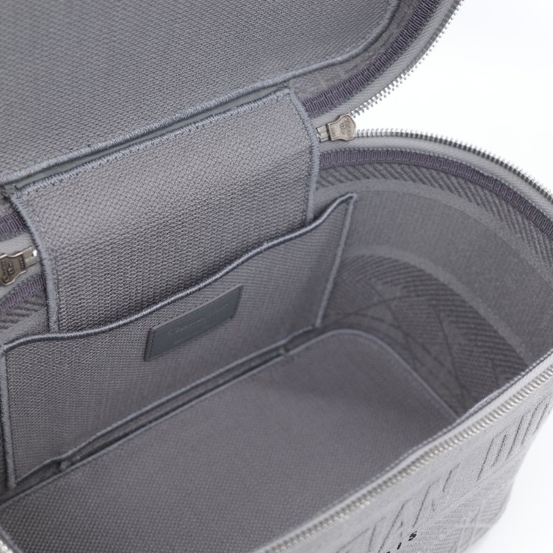 （未使用閒置品♥️）Dior 迪奧 DiorTravel Vanity Case 灰色 刺繡帆布 老花 化妝包 野餐包 手提包-23
