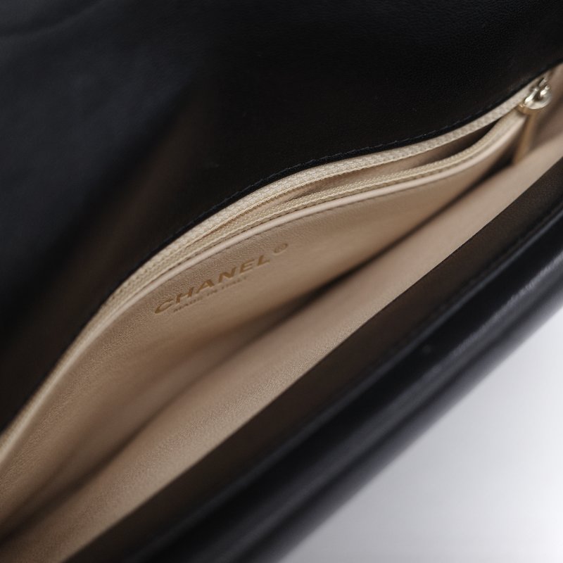 Chanel 香奈兒 Subtle Flap 黑色羊皮 立體雙色線刺 繡 手拿包 翻蓋包-10